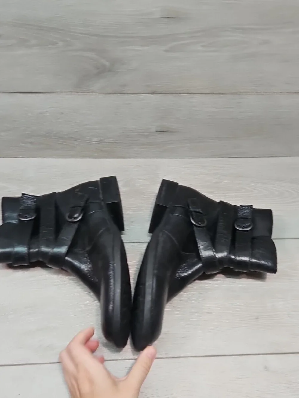 Born Women’s Moto Black Leather Buckle Ankle Boots Shoes Sz 8M